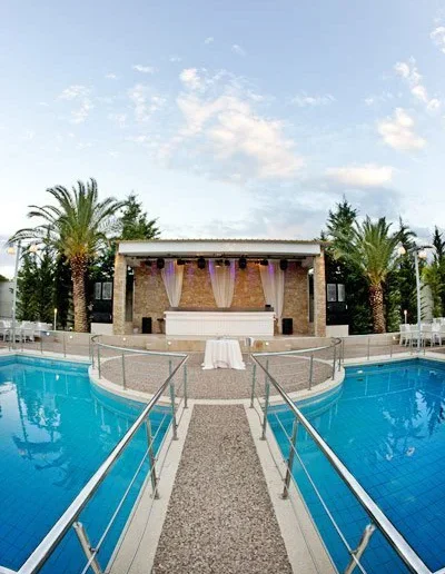 privee events pool garden 1