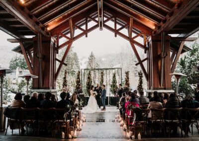 Winter Wedding: Ξεχωριστές προτάσεις νυφικών για ένα παραμυθένιο γάμο